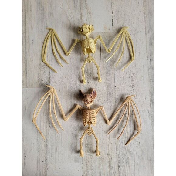 Greenbrier Halloween skeleton hanging bat set pop decor - Picture 1 of 11